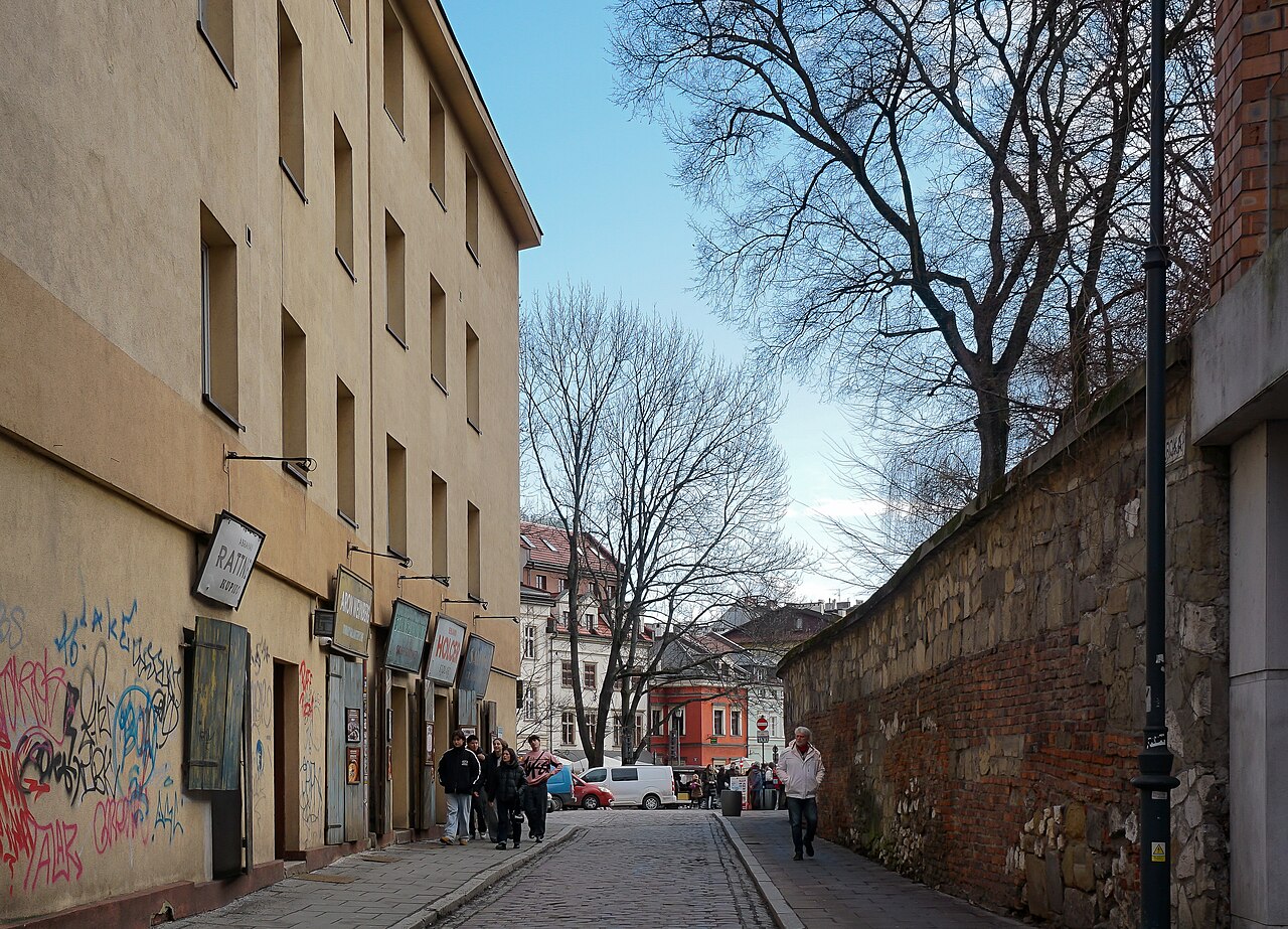 Ulica Szeroka na krakowskim Kazimierzu – zabytkowa dzielnica